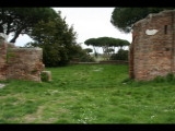 06950 ostia - regio i - insula xi - tempio rotondo (i,xi,1) - blick in die cella nach sueden.jpg